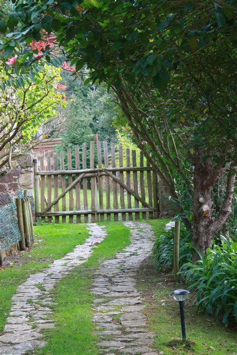 Why do you put brick border under fence? 41 best retro ribbon driveway images on Pinterest ...
