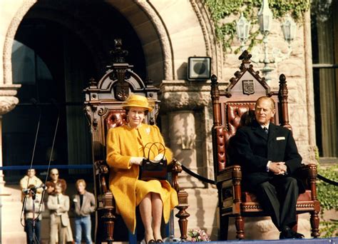 1984 Sa Majesté La Reine Elizabeth Ii Et Son Altesse Royale Le Duc D