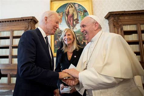 Bidens Vatican Meeting With Pope Francis Runs Into Overtime