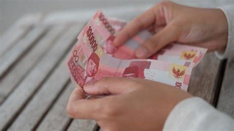 Hanya satu provinsi yang tidak menerima yaitu dki jakarta karena bentuk bantuan selanjutnya pilih id, kamu bisa memilih salah satu identitas yang akan dicek (nik, id dtks atau nomor pbi jk/kis). Cara Cek Bansos Tunai Rp300 Ribu dan Bansos Sembako Rp200 ...
