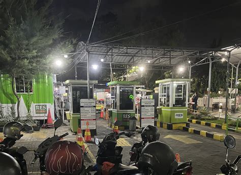 Pengalaman Parkir Inap Motor di Stasiun Pasar Turi - Rezky Pratama Blog