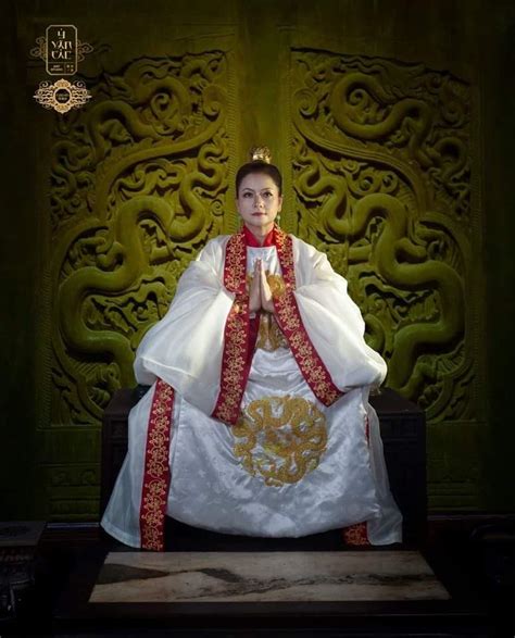 Attire Reconstruction Of Lý Chiêu Hoàng The Only Empress Regnant In Vietnams History Rvietnam