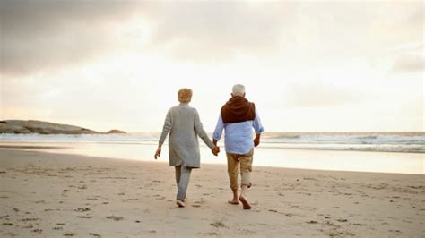 Being Happily Married Can Reduce Risk Of Dementia Study Finds Starts