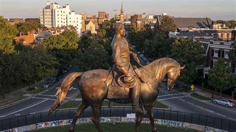 Statue Of Confederate Robert E Lee Coming Down In Virginia