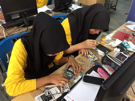 Untuk mendapatkan bahan bahan pembelajaran yang berguna bagi binses kontraktor bina rumah dan pemaju rumah. S.R.A Biz: KURSUS BAIKPULIH TELEFON BIMBIT BERTEMPAT DI ...