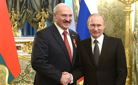 Władimir putin będzie nietykalny nie tylko jako prezydent, ale także gdy z tym urzędem się pożegna. Vladimir Putin awarded Alexander Lukashenko the Order of ...