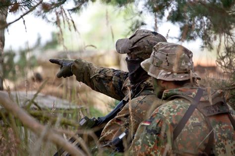 Последние твиты от bundeswehr (@bundeswehrinfo). Bundeswehr Sniper Training in Lehnin - Discover Military