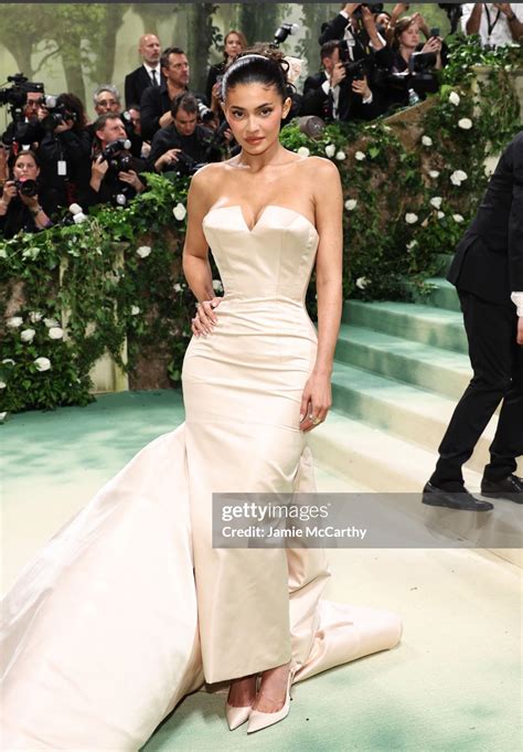 Kylie at Met : r/KUWTK