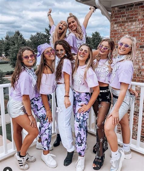 Pin By 𝚣𝚘𝚎 On Sorority In 2020 Halloween Costume Outfits Halloween