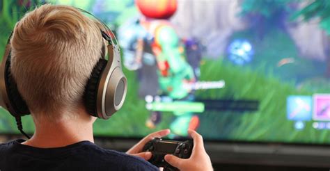 Según explicaron, más de tres millones de niños menores de 14 años juegan a videojuegos a diario y. Fortnite en niños y adolescentes: Pautas y recomendaciones ...