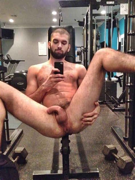 Naked Guy Gym Selfie