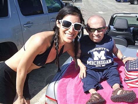 My Life With 2ft 8in Sex Obsessed Mini Me Verne Troyer Mirror Online