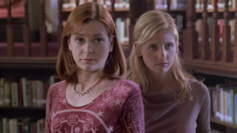 Why Alyson Hannigan Doesnt Think Sarah Michelle Gellar Was Done With Buffy After Season 3