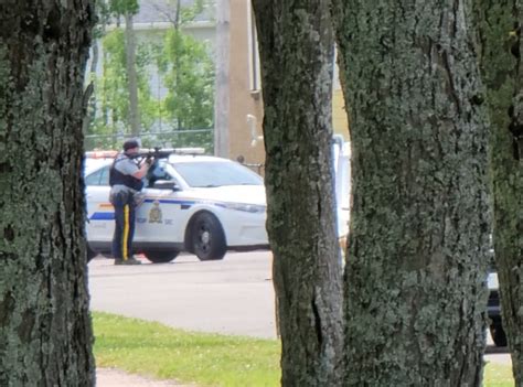 Residents Of Moncton Neighborhood Told To Stay Inside With RCMP