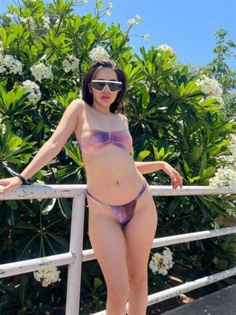 Urfi Javed Sizzles In A Bikini At A Poolside Getaway With Friends