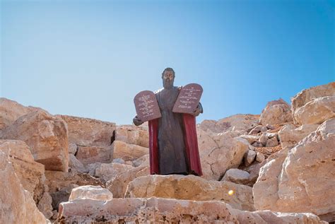 Moses And The Commandments At Mount Sinai The Shrine Shrine Mount Sinai FindSource