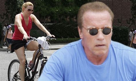 Arnold Schwarzenegger Enjoys Bicycle Ride Around New Orleans With Girlfriend Daily Mail Online