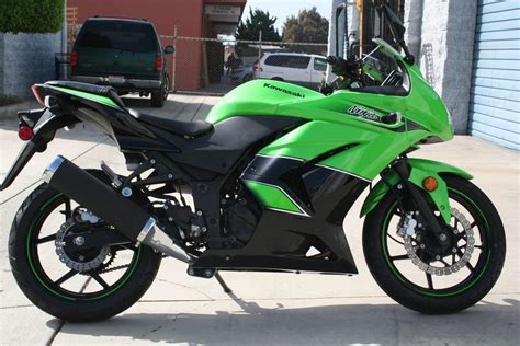 Kawasaki ninja 250 r 250r 2011 branca branco. 2011 Kawasaki NINJA 250R Sportbike for sale on 2040-motos