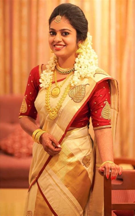 Pin By Redactedkkafeym On Awesome Bride Kerala Saree Blouse Designs Set Saree Wedding Saree