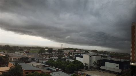 Frente fria chega a Goiás e traz queda de temperaturas a partir desta