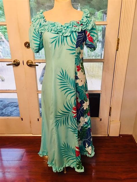 TURQUOISE OCEAN BLUE HAWAIIAN MUUMUU HULA DRESS MADE IN HAWAII SIZE M