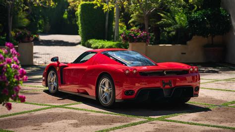 Ferrari Enzo Characteristics Photo Video Review