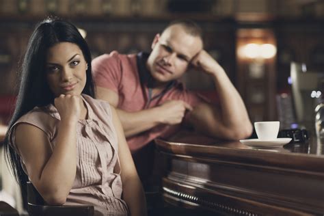 Things A Feminist Woman Who Dates Men Should Look For On A First Date
