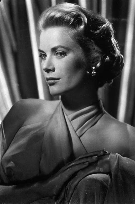 Grace kelly, also known as princess grace, knew how to pull off an elegant look. Grace Kelly | Princess grace kelly, Royal hairstyles ...