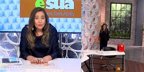 Ela está com suspeita de covid e decidiu apresentar o programa da sua. Sonia Abrão tem bastidores vazados e áudio faz colunista ...