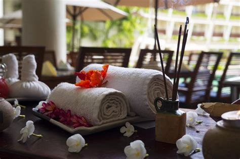 Massage Pompano Beach Relax Refresh Rejuvenate Table