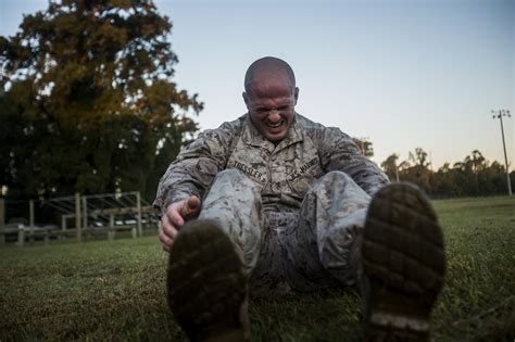 Marine Corps Looking At Phasing Out Sit Ups From Pt Tests