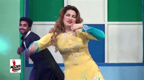 Punjabi Mundey Lein Chaskey Qismat Baig Pakistani Mujra Dance Naseebo