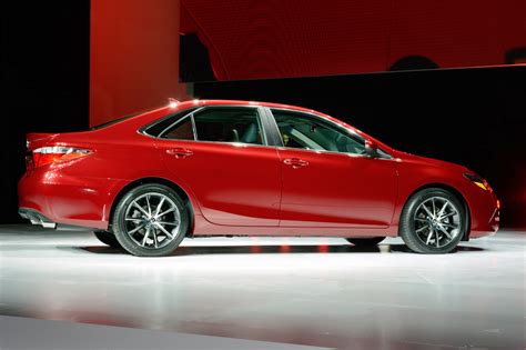 2015 Toyota Camry unveiled at the New York Auto Show - PakWheels Blog