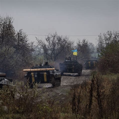 Russia Steps Up Artillery Attacks In Ukraines East Wsj