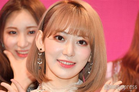 This is 松岡菜摘 宮脇咲良 クッキングタイム by eyuw on vimeo, the home for high quality videos and the people who love them. 【アイドル】IZ*ONE宮脇咲良、珍しい金髪姿に武道館どよめきと ...