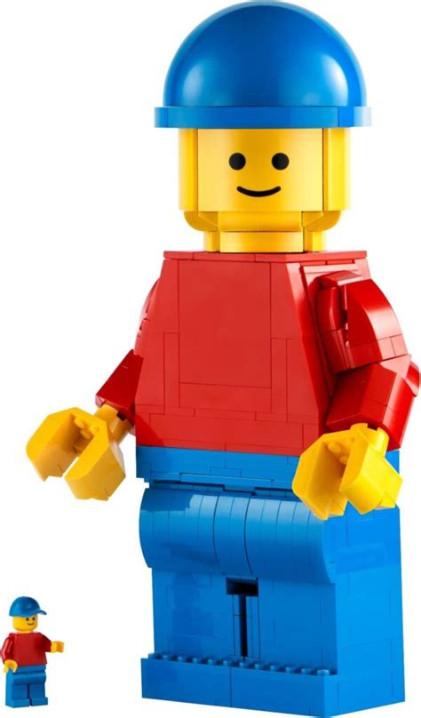 Brickfinder LEGO Upscaled Minifigure