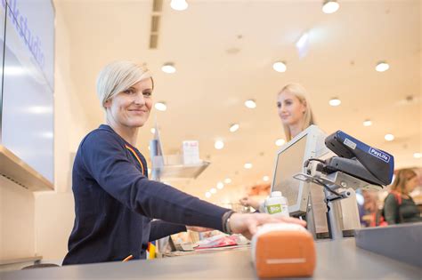 Wie steckt man sich mit einer erkältung an? Kann man Medikamente bald bei DM kaufen?