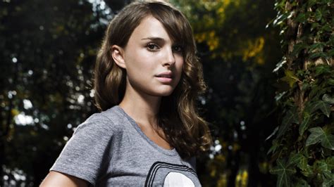 1920x1080 Natalie Portman Brunette Shirt 1080p Laptop Full Hd