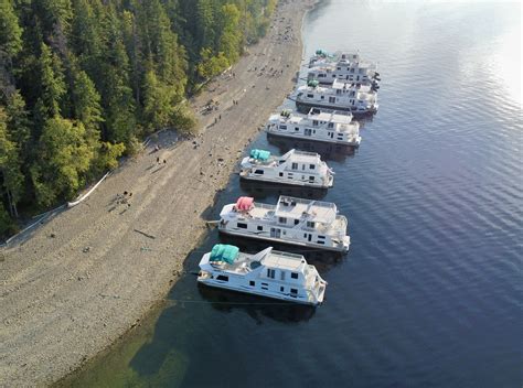 OUR HOUSEBOATS – Twin Anchors Houseboat Vacations