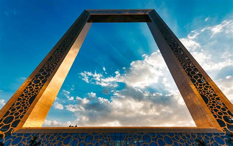 Dubai Frame On Top Of The Worlds Tallest Frame