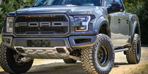 As you know, the current raptor offers a turbocharged v6 engine that provides great performance. Ford F-150 Raptor D.R.T. Gallery - Tire South