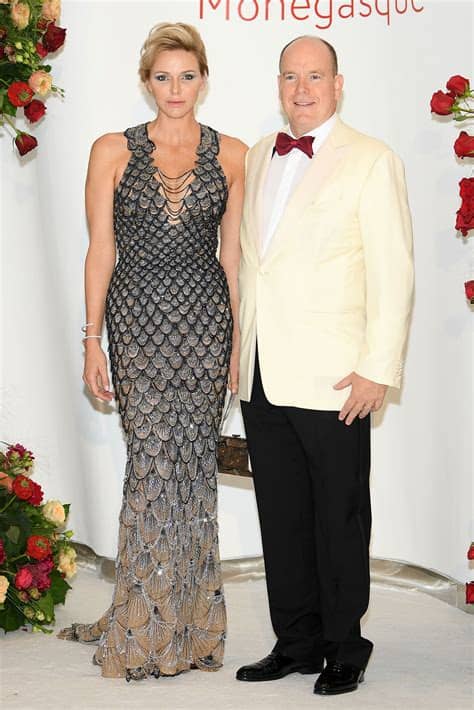 Rosa princesse charlene de monaco. Princess Charlene Wears Glittering Gown at Red Cross Ball ...
