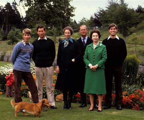 Le condizioni del principe filippo d'inghilterra, marito della sovrana elisabetta ii, hanno destato preoccupazioni tali da spingere la famiglia reale il duca di edimburgo ha viaggiato da norfolk questa mattina all'ospedale king edward vii di londra per osservazione e trattamento in relazione a una. La regina Elisabetta II e il marito Filippo d'Edimburgo ...