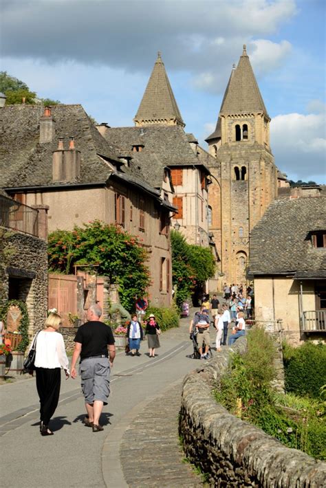 Le Village De Conques Aveyron Tourisme En Groupe