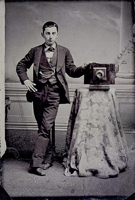 29 Interesting Vintage Photographs Of Photographers Posing With Their