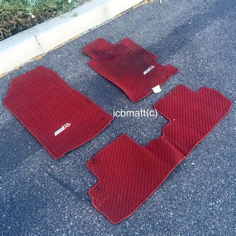 Did you know that floor mats can be part of your interior styling. JDM DC5 ITR Type R Floor Mats Red-SOLD