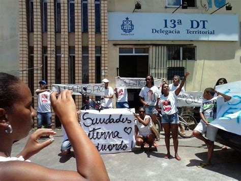 G Após morte de morador em assalto grupo pede paz em Cajazeiras notícias em Bahia