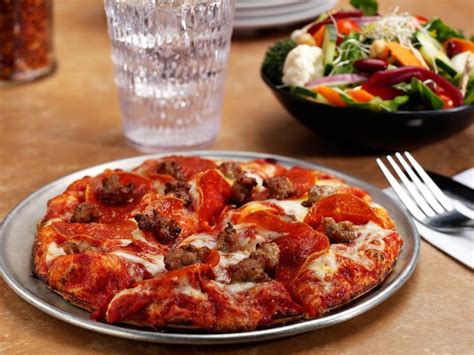 Are There Any Pizza Places Open Near Me - LOQCAL