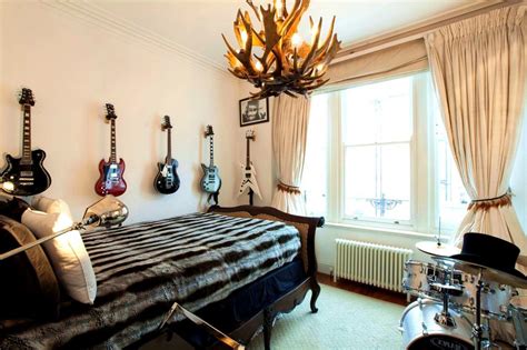 Select from premium guitar bedroom images of the highest quality. 78+ Guitar themed Bedroom - Simple Interior Design for ...