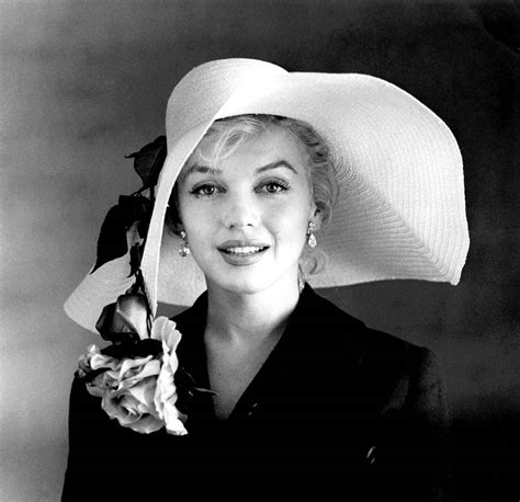 The official facebook page of marilyn monroe. 9 Mind Blowing Marilyn Monroe Photos Which Will Show You Beauty is Versatile